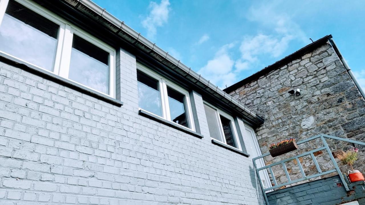 Le Gite De La Gray House Mettet Exterior foto